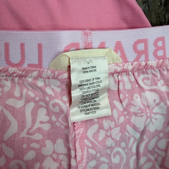 Lucky Brand Women’s Size Small Pink and White Floral Pajama Shorts and T Set - Picture 6 of 12